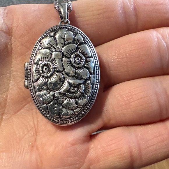 CATHERINE POPESCO STERLING SILVER PLATED OVER COPPER LOCKET 24" NECKLACE - Picture 2 of 11